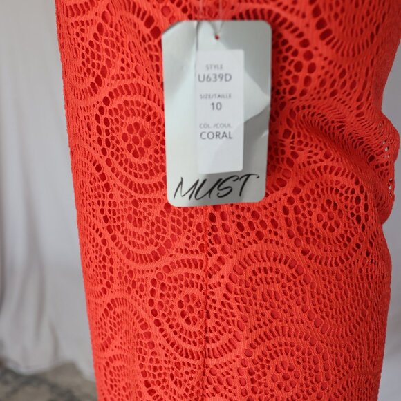 MUST Made in Canada Crochet style dress - Picture 4 of 7